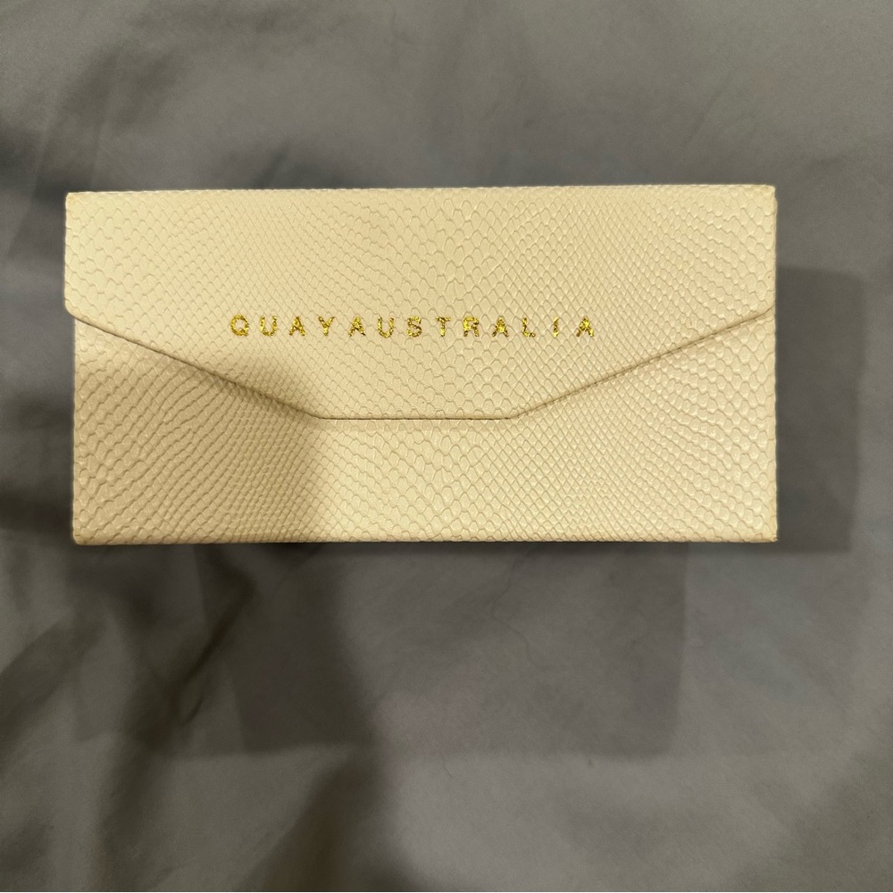 Quay Australia White 4 Pair Sunglasses Case